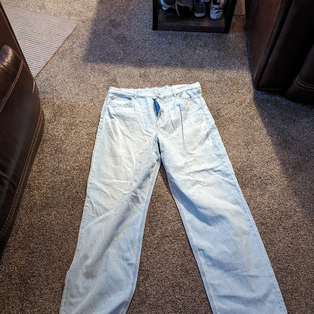 NWT! CUTE American Eagle baggy jeans!